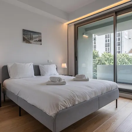 Casal Ribeiro 28 * Lissabon